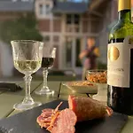 La Villegiature Bed & Breakfast 3*